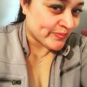 Meet your Posher, Adela